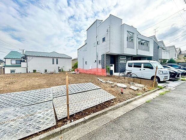 家族ひとりひとりが笑顔になれる邸宅を、この土地にイメージしてみてください。誇りに思える住まいを実現。