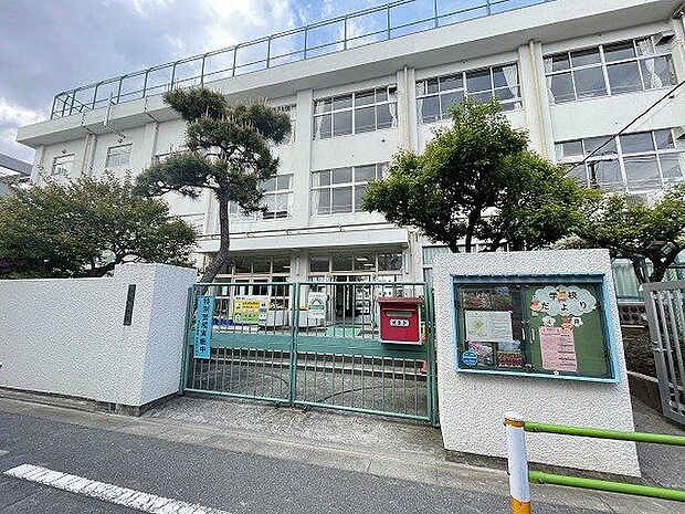 大田区立東蒲小学校 300m