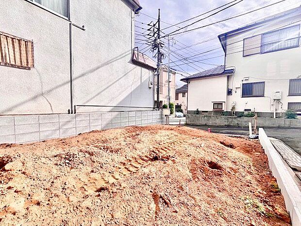 思い描いた暮らしをこの土地で実現。閑静な住宅街ならではの快適で贅沢な暮らしをお楽しみいただけます。