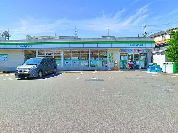 ファミリーマート大田上池台三丁目店 190m