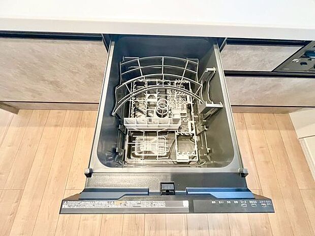 ビルトイン食洗機は、節水や節電機能も充実して家事の手助けをしてくれます。