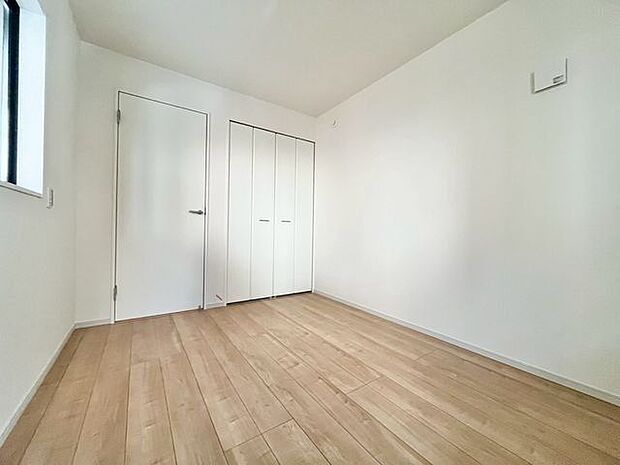 過ぎ行く時間をゆったりと感じることができる落ち着いたお部屋。静かな環境でリラックスタイムを。