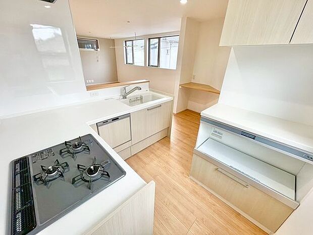 人に寄り添った美しい道具、使いこなす楽しみも教えてくれるシステムキッチンです。