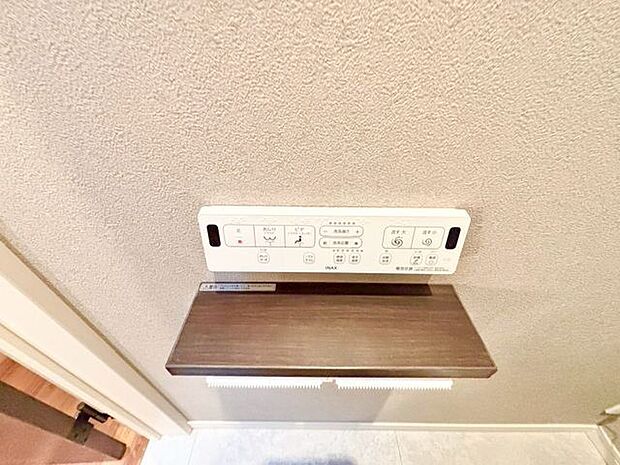 トイレのウォシュレットリモコン。充実の機能が備わっています。