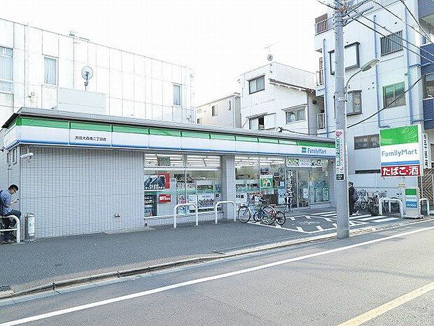 ファミリーマート大田大森南二丁目店 180m