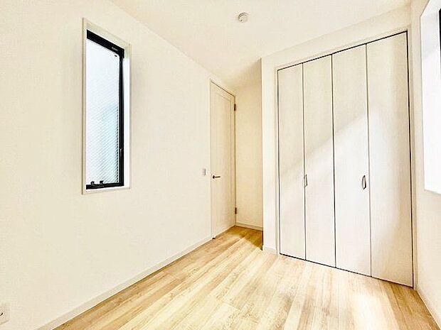 家族一人ひとりの大切なプライベート空間。趣味・感性で飾って頂けるようシンプルに仕上げてあります。