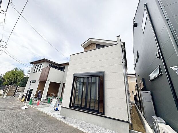 洗練されたデザインと機能性が織りなすこだわりの住空間。ゆったりとした時間をお過ごしください。