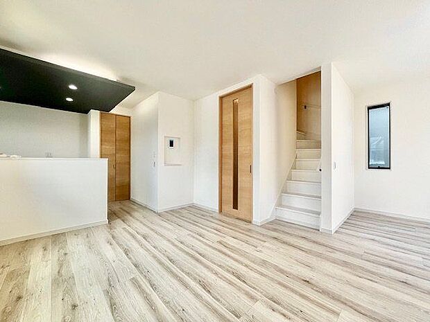 洗練されたデザインと機能性が織りなすこだわりの住空間。ゆったりとした時間をお過ごしください。