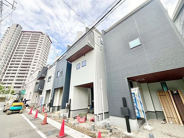 穏やかな住環境と充実の生活利便性を備えたこの地で誇りに思える住まいを実現。