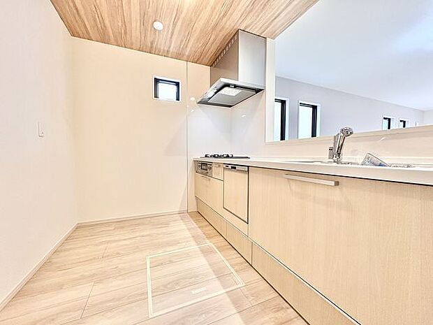 調理動線を考慮したシステムキッチンで、快適にお料理ができます。