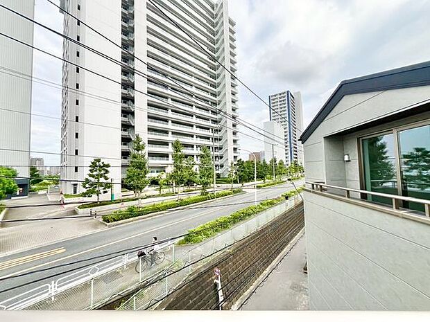 さまざまな表情の景色を眺めながら、くつろぎのひと時をお過ごし頂けます。