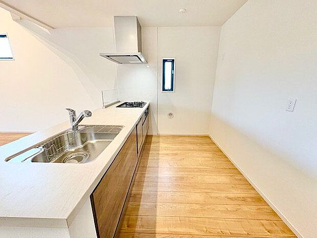 キッチンは使い勝手と美しさも重要な要素の一つ。インテリアとしての魅力を高め、おうち時間を豊かに。