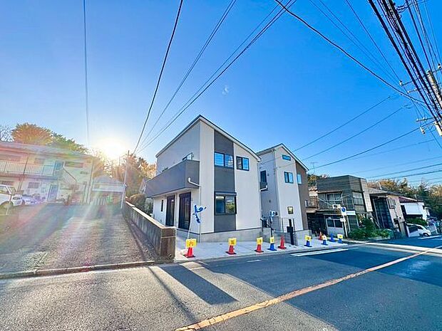 都会的な外観が特徴的で品格が漂う佇まいが訪れる方の目を惹きます。心満たされる時間をお過ごしください。