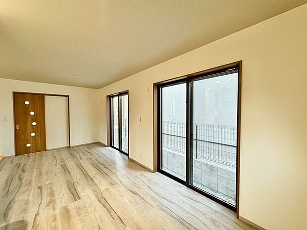 洗練されたデザインと機能性が織りなすこだわりの住空間。ゆったりとした時間をお過ごしください。