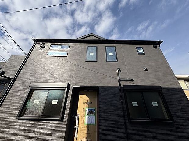 明るさとぬくもりを感じる、落ち着いた佇まい。ずっと色あせない、愛情の持てる外観。