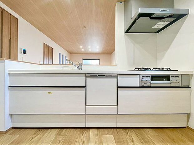 調理動線を考慮したシステムキッチンで、快適にお料理ができます。