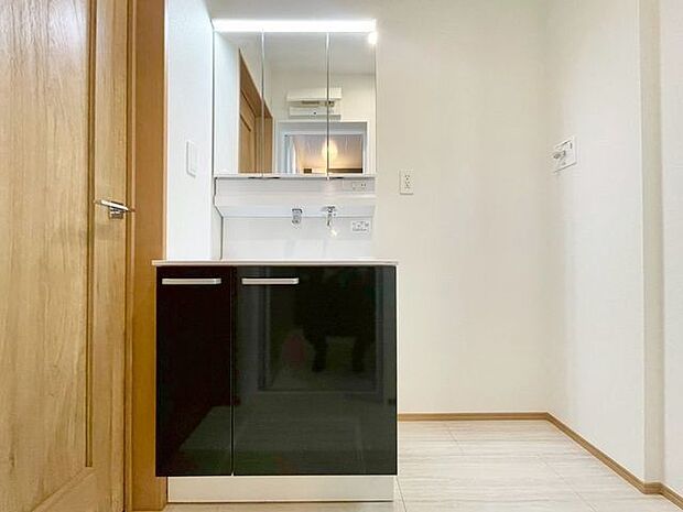 一日の始まりと終わりを心地よく演出してくれる、多彩な機能が備えられたパウダールーム。