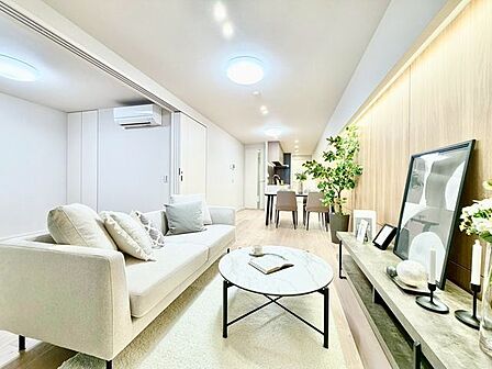 洗練されたデザインと機能性が織りなすこだわりの住空間。ゆったりとした時間をお過ごしください。