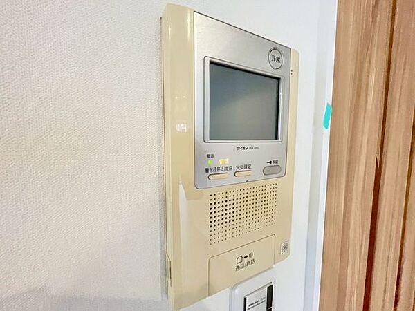 「見える安心」をカタチにしました。誰が来てもわかる様にモニター付きインターホンを設置。