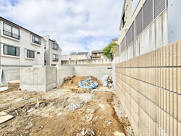 思い描いた暮らしをこの土地で実現。閑静な住宅街ならではの快適で贅沢な暮らしをお楽しみいただけます。
