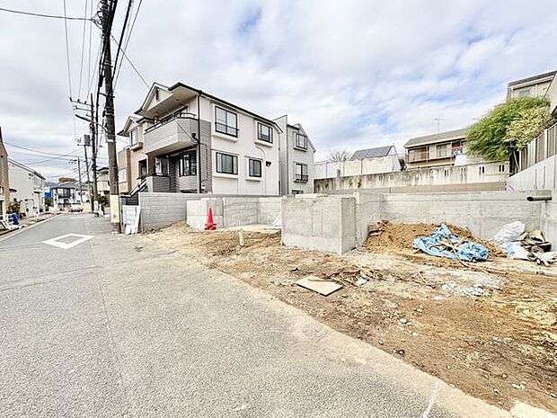 お住まい探しの中で是非チェックして頂きたいのが、前面道路の交通量と安全性、周辺の幹線道路の状況等です