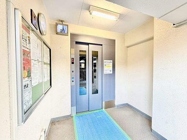 エレベーター完備。