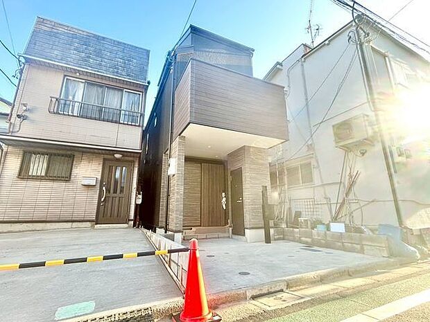 洗練されたデザインと機能性が織りなすこだわりの住空間。ゆったりとした時間をお過ごしください。