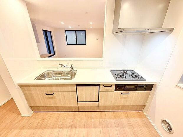 毎日の暮らしに大切な「食」を育む場所。機能性とデザイン性を兼ね備えたキッチン空間に。