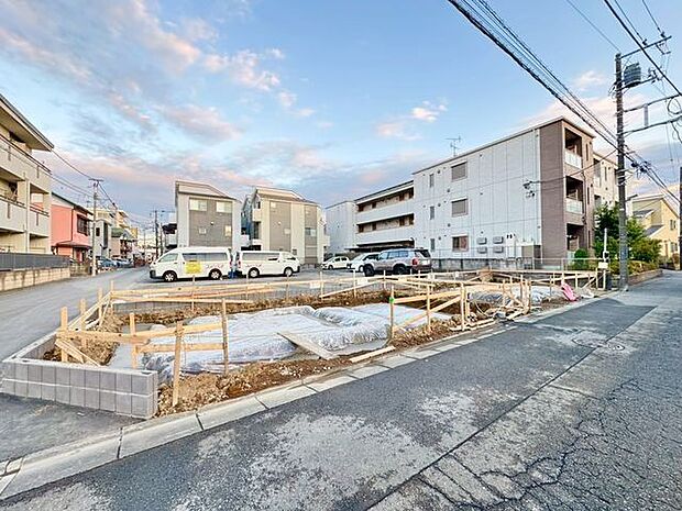 穏やかな住環境と充実の生活利便性を備えたこの地で誇りに思える住まいを実現。