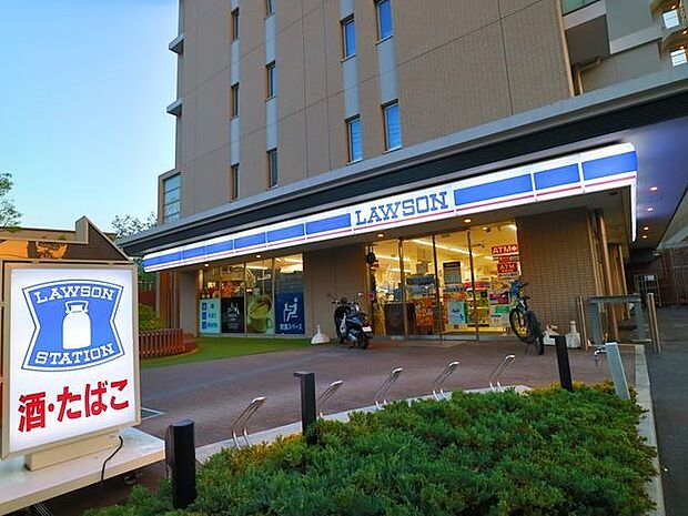 ローソン品川南大井五丁目店 210m