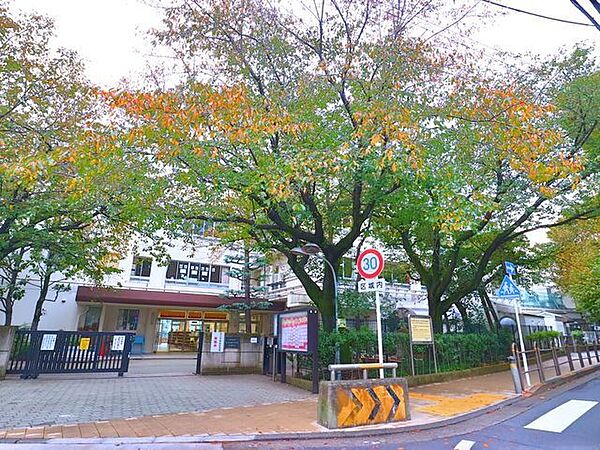 目黒区立田道小学校 950m