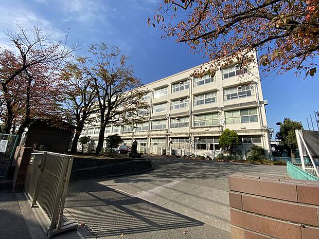 横浜市立樽町中学校 徒歩23分。 1800m