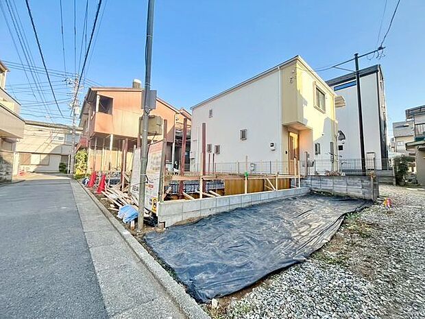 陽の光に照らされて美しく輝く土壌は、訪れる人を温かく迎えてくれます。愛着が生まれる住まいをこの地に。