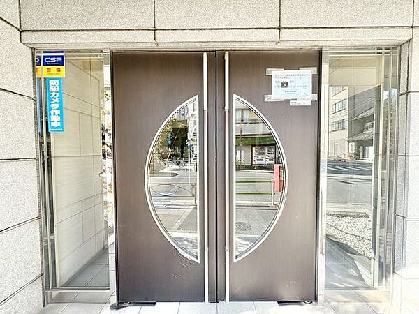 格調高いデザイン性を持つ玄関は、住む方のプライドを満たすクオリティ。