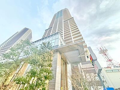 外観:おしゃれな雰囲気や自然の潤い、親しみやすさといった個性を、街に新たな価値をもたらし続けてくれます。 外観:おしゃれな雰囲気や自然の潤い、親しみやすさといった個性を、街に新たな価値をもたらし続けてくれます。