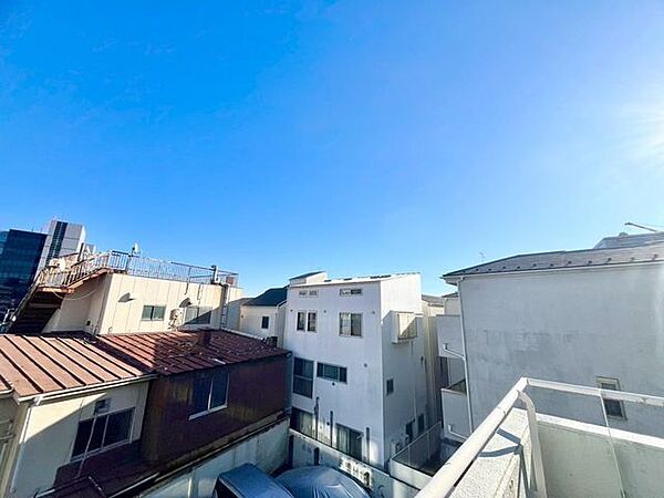 ずっと太陽を感じる事ができるのは、遮るものが視界に無いから。開けた視界が広がります。