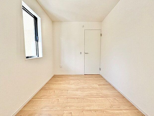 家族一人ひとりの大切なプライベート空間。趣味・感性で飾って頂けるようシンプルに仕上げてあります。