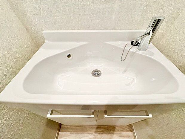 玄関にはセカンド洗面有。