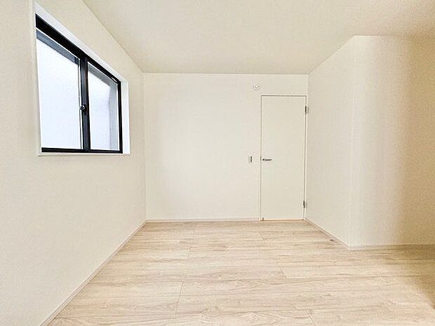 家族一人ひとりの大切なプライベート空間。趣味・感性で飾って頂けるようシンプルに仕上げてあります。