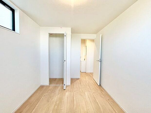 全居室に収納スペース付。プライベートルームはゆったりと快適に。