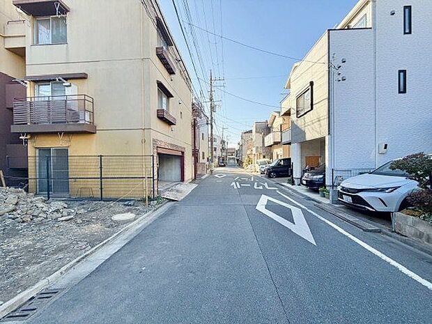 豊かな自然と多彩な生活利便施設が融合した環境。快適な家族の日々を叶えるための舞台が広がっています。