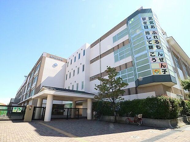 川崎市立東門前小学校 180m