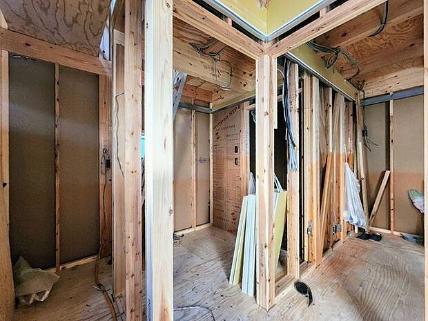 過ぎ行く時間をゆったりと感じることができる落ち着いたお部屋。プライベートな時間を満喫できます。