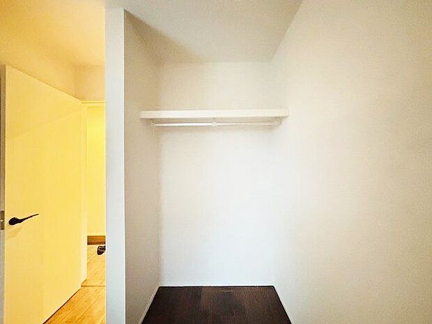 各居室に収納スペースをご用意。タンスなどを置かなくてもいいので、お部屋を広く使うことができます。