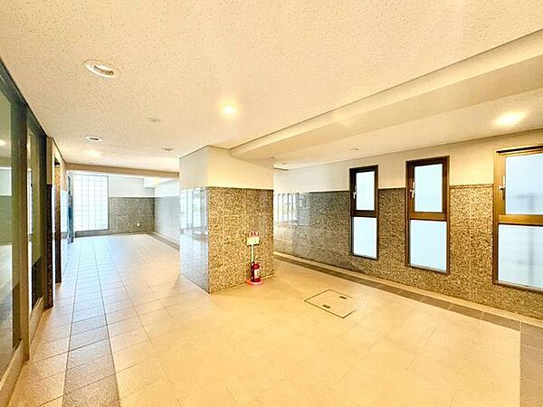 帰宅されるご家族や、訪れる方を優しく迎える・安らぎに満ちた生活空間を予感させてくれます。