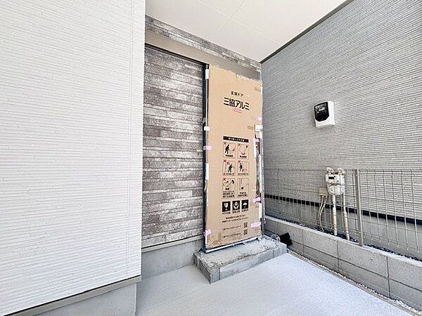 格調高いデザイン性を持つエントランスは、住む方のプライドを満たすクオリティ。