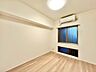 洋室：一日の疲れをいやしてくれる洋室。時を忘れて過ごす場所として過ごせるお部屋。