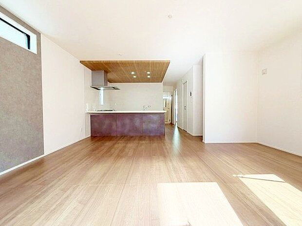 ここにはみんなが集い、食事と楽しい会話が始まる。そんな束の間の幸せを感じさせてくれる場所でありたい。