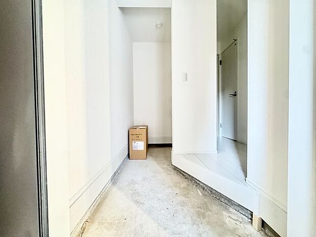 毎日の行き帰りで使う大事な玄関は、清潔感があり、明るく迎えてくれます。