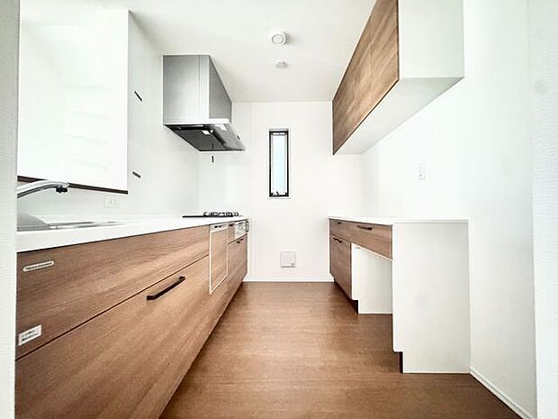 毎日の暮らしに大切な「食」を育む場所。機能性とデザイン性を兼ね備えたキッチン空間に。